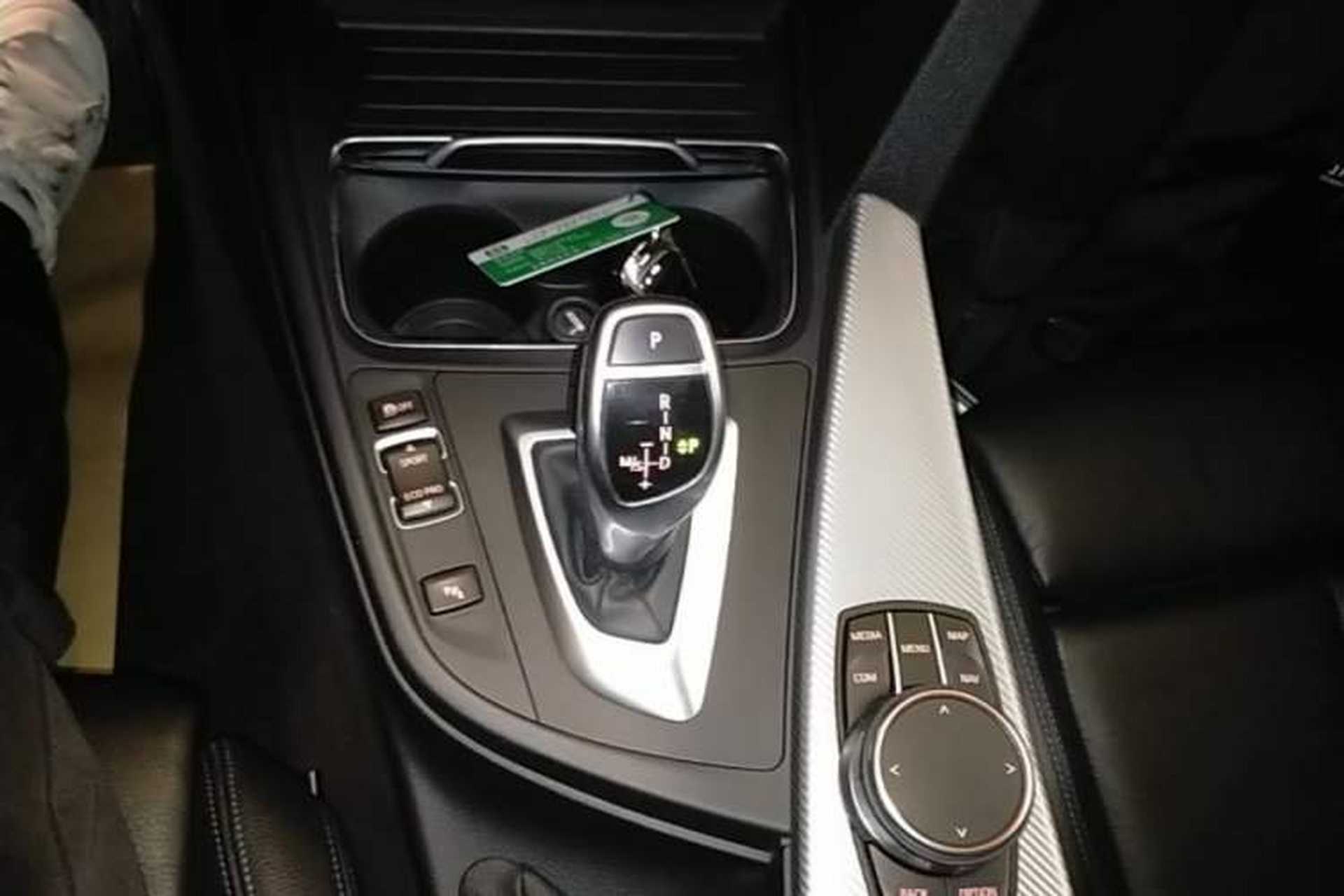 Used BMW 3 Series 2018 320i M Sport Night Edition Gear Lever