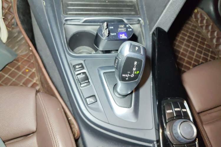 Used BMW 3 Series 2018 320Li Fashion Model Gear Lever