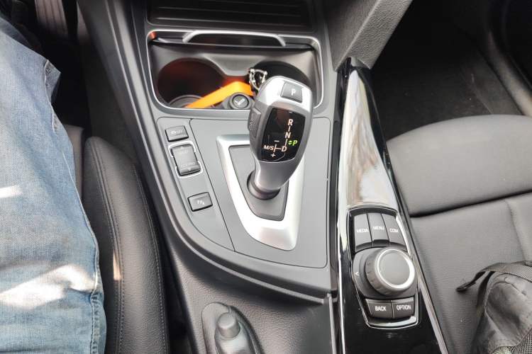 Used BMW 3 Series 2018 320Li Fashion Model Gear Lever
