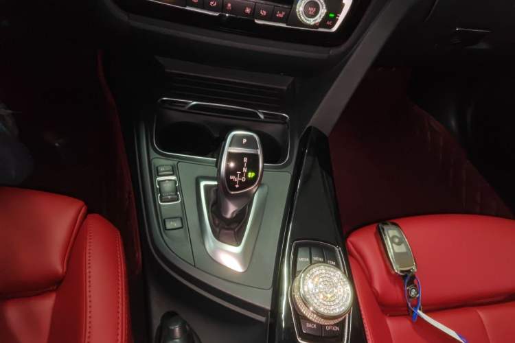 Used BMW 3 Series 2018 320i M Sport Package Gear Lever
