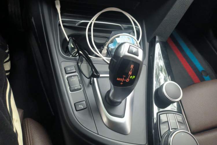 Used BMW 3 Series 2018 320Li Fashion Model Gear Lever