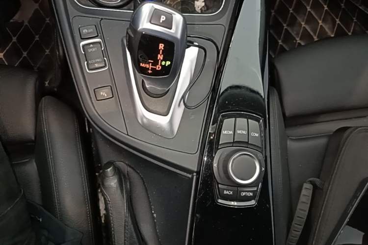 Used BMW 3 Series 2018 318Li Gear Lever