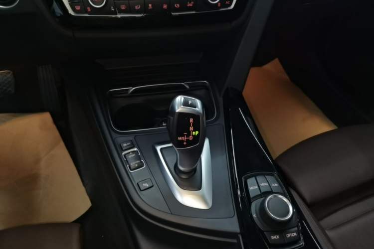 Used BMW 3 Series 2018 320Li Fashion Model Gear Lever