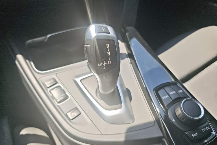 Used BMW 3 Series 2018 318i Gear Lever
