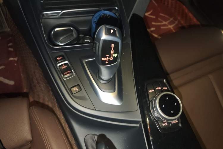 Used BMW 3 Series 2018 320Li Fashion Model Gear Lever