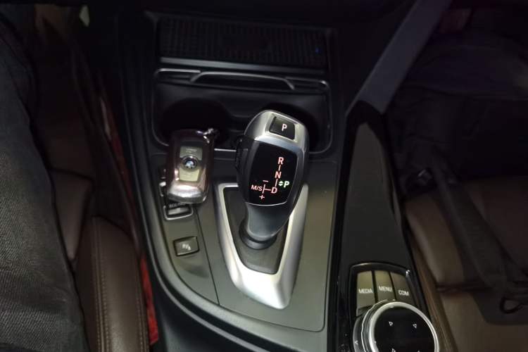 Used BMW 3 Series 2018 320Li Fashion Model Gear Lever