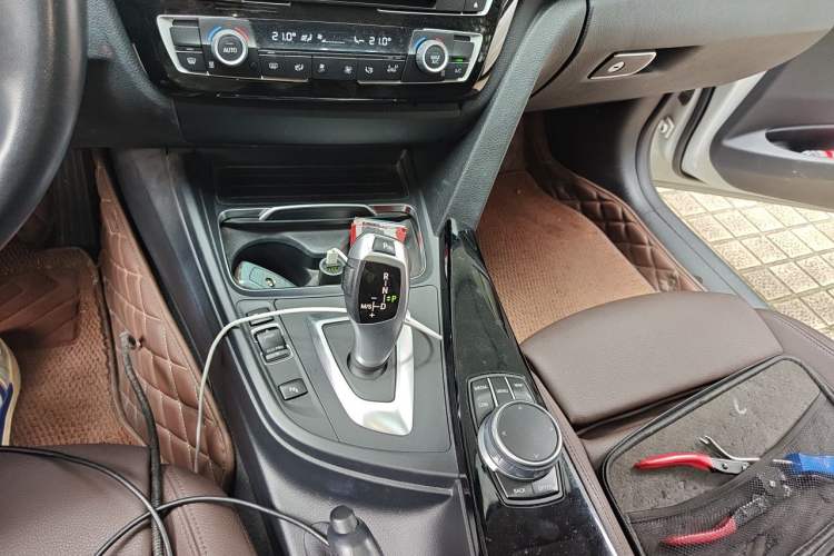 Used BMW 3 Series 2018 320Li Fashion Model Gear Lever