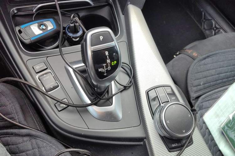 Used BMW 3 Series 2018 320i M Sport Night Edition Gear Lever