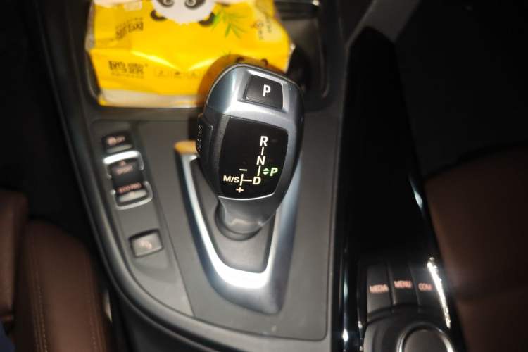 Used BMW 3 Series 2018 320Li Fashion Model Gear Lever