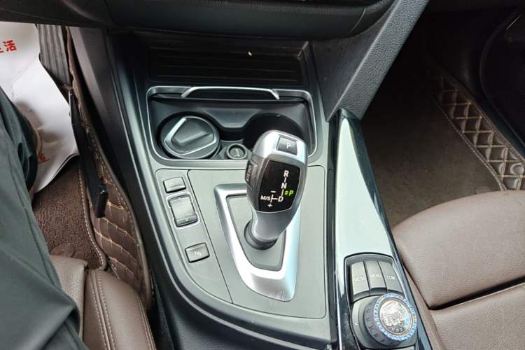 Used BMW 3 Series 2018 320Li Fashion Model Gear Lever