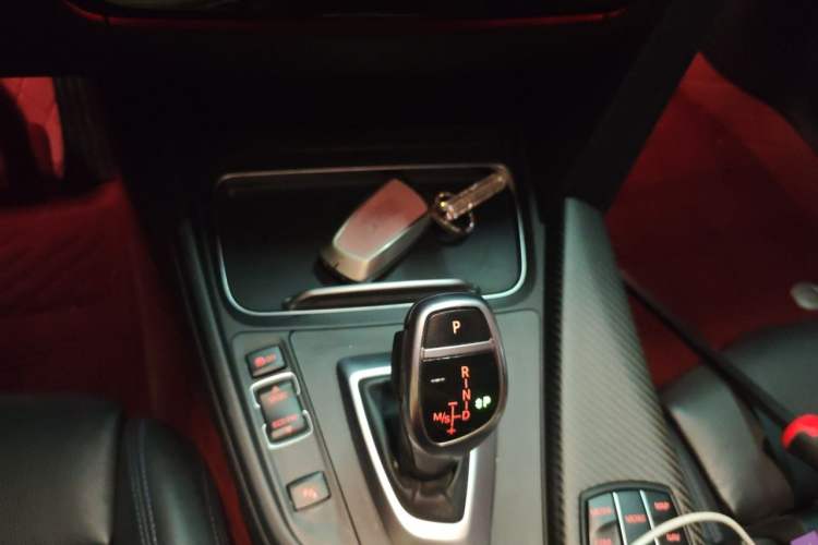 Used BMW 3 Series 2018 320i M Sport Night Edition Gear Lever