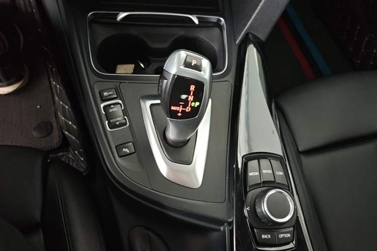 Used BMW 3 Series 2018 320Li Fashion Model Gear Lever
