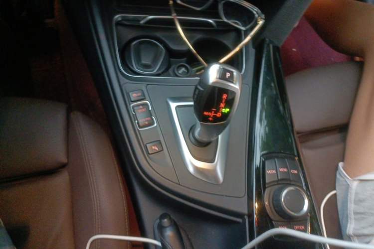 Used BMW 3 Series 2018 320Li Fashion Model Gear Lever