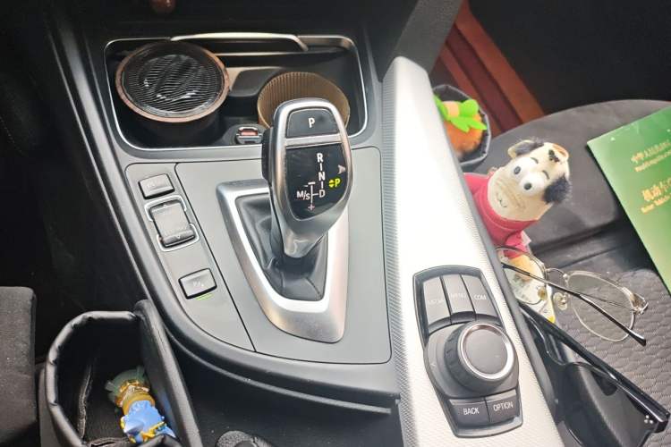Used BMW 3 Series 2018 320i M Sport Package Gear Lever