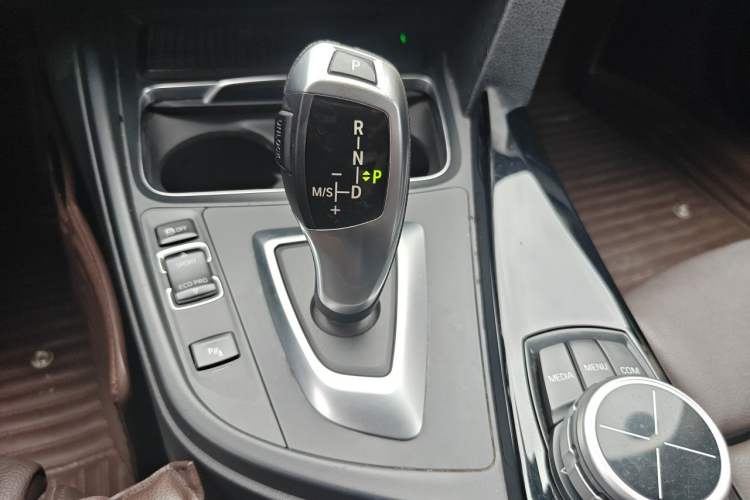 Used BMW 3 Series 2018 320Li Fashion Model Gear Lever