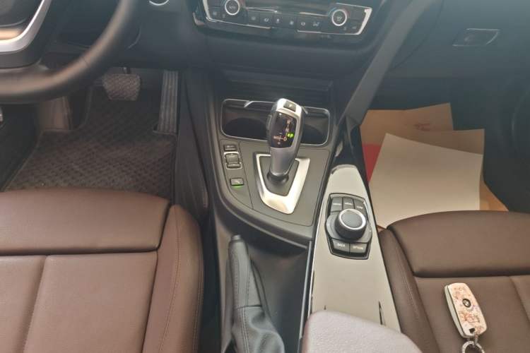 Used BMW 3 Series 2018 320Li Fashion Model Gear Lever