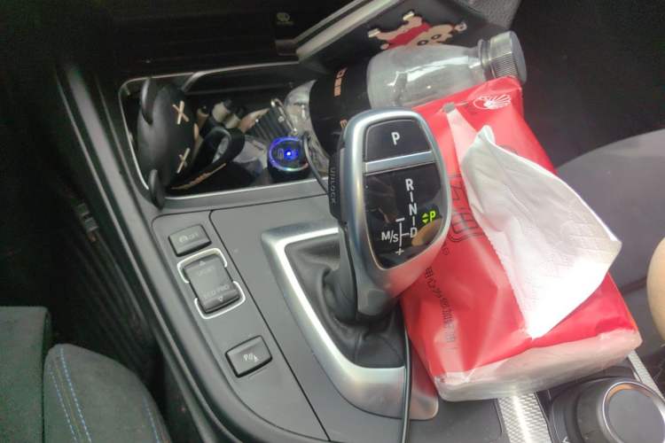 Used BMW 3 Series 2018 320i M Sport Package Gear Lever