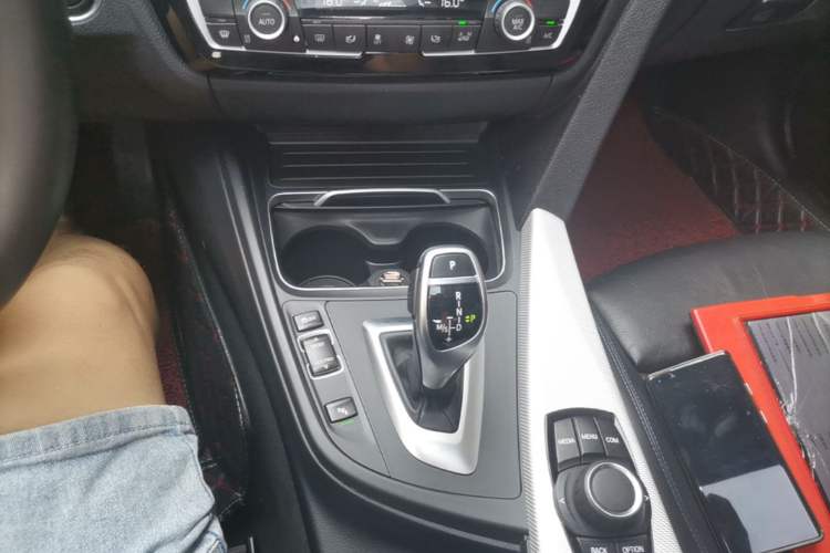 Used BMW 3 Series 2018 320i M Sport Package Gear Lever