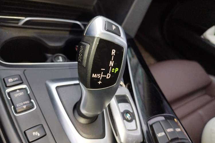 Used BMW 3 Series 2018 320Li Fashion Model Gear Lever