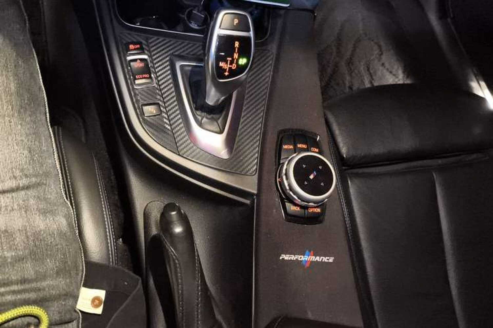 Used BMW 3 Series 2018 320i M Sport Package Gear Lever