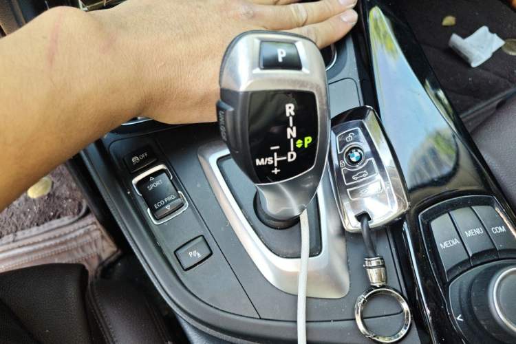 Used BMW 3 Series 2018 320Li Fashion Model Gear Lever