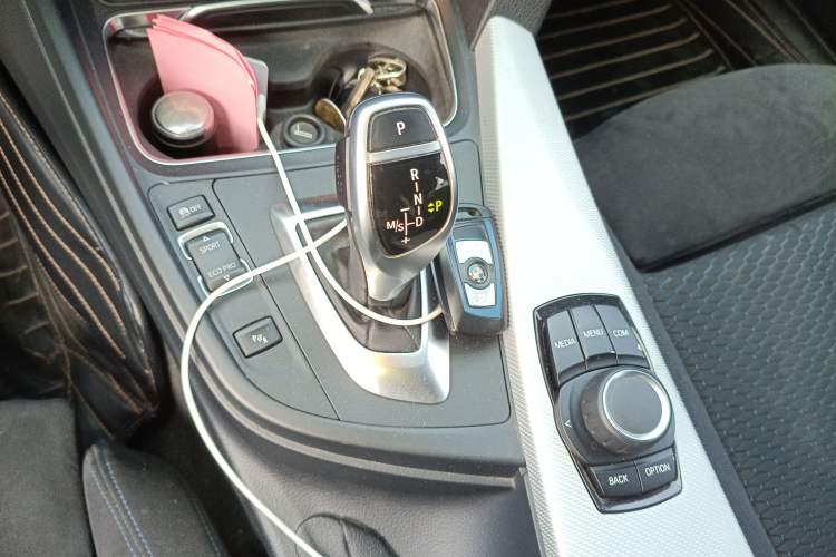Used BMW 3 Series 2018 320i M Sport Package Gear Lever