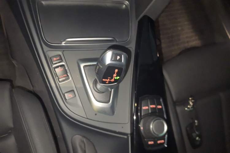Used BMW 3 Series 2018 320Li Fashion Model Gear Lever