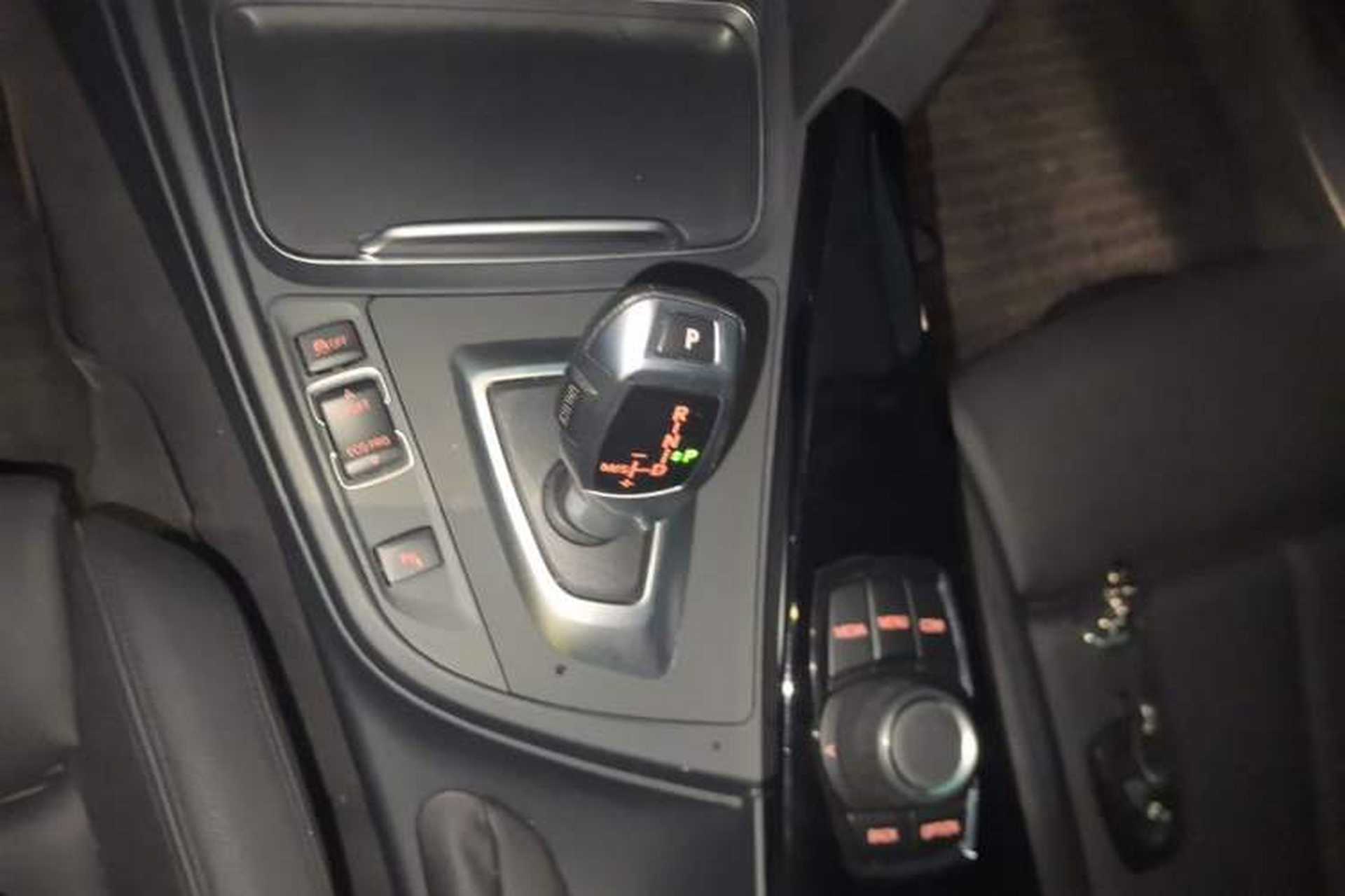 Used BMW 3 Series 2018 320Li Fashion Model Gear Lever