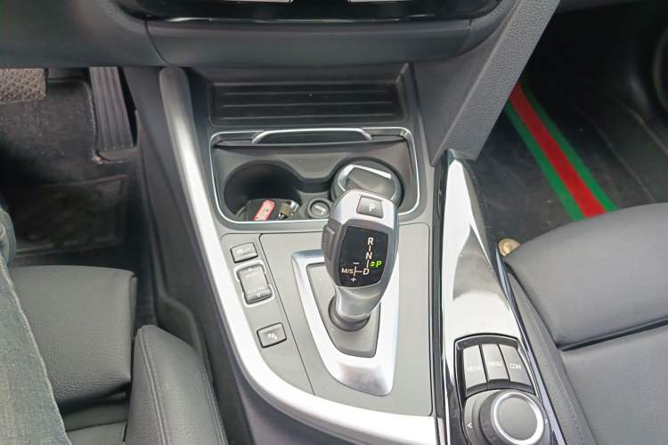 Used BMW 3 Series 2018 320Li Fashion Model Gear Lever