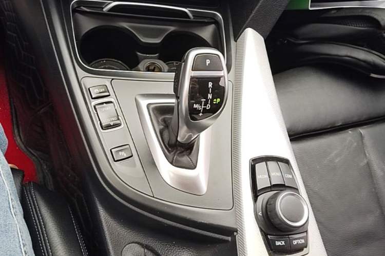 Used BMW 3 Series 2018 320i M Sport Package Gear Lever