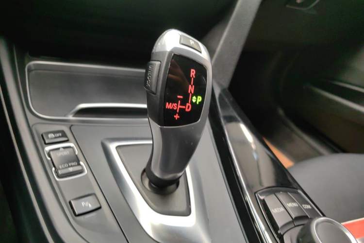 Used BMW 3 Series 2018 320Li Fashion Model Gear Lever