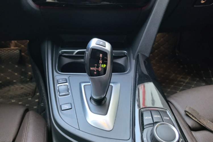 Used BMW 3 Series 2018 320Li Fashion Model Gear Lever