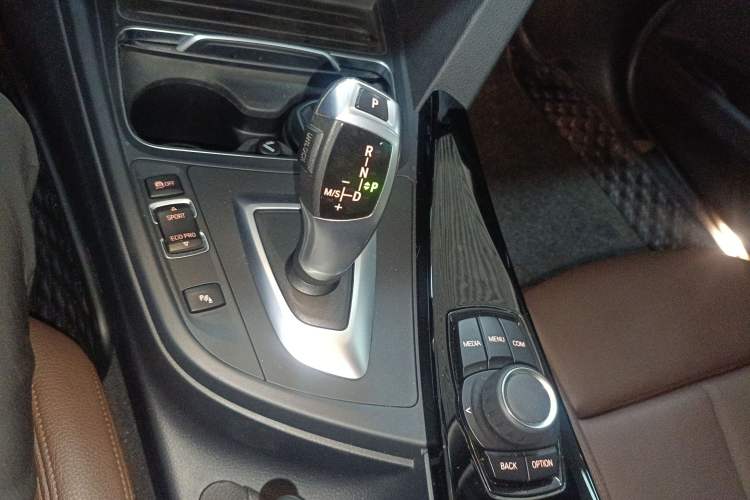 Used BMW 3 Series 2018 320Li xDrive Fashion Model Gear Lever