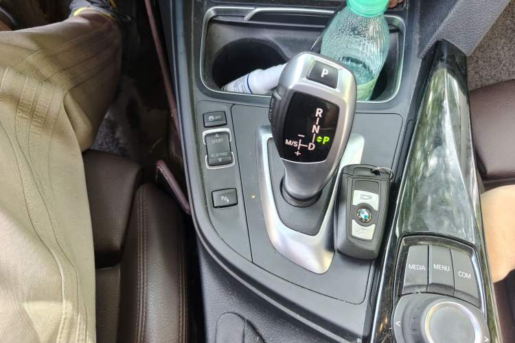 Used BMW 3 Series 2018 320Li Fashion Model Gear Lever