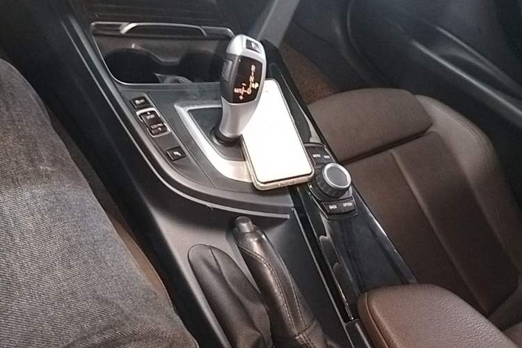 Used BMW 3 Series 2018 320Li Fashion Model Gear Lever