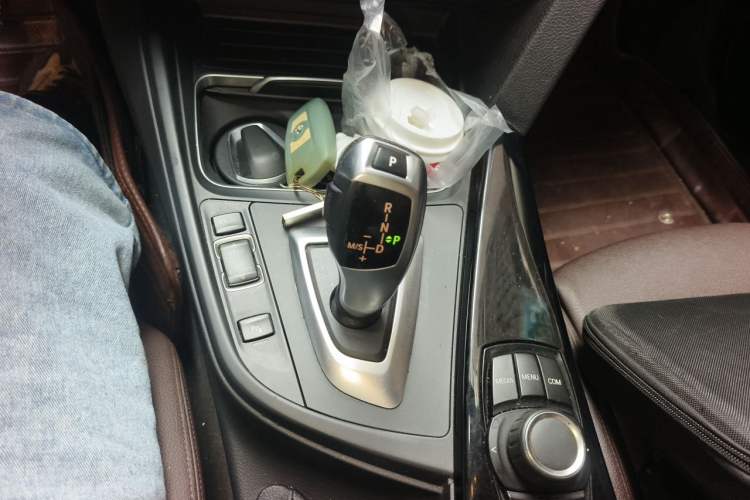 Used BMW 3 Series 2018 318i Gear Lever