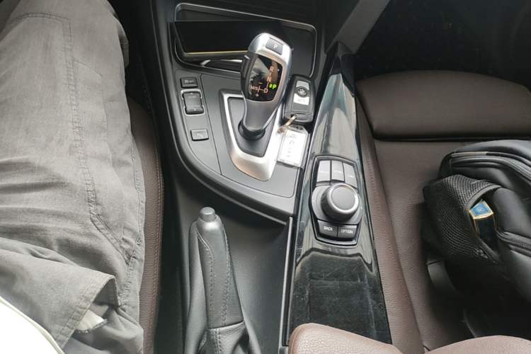 Used BMW 3 Series 2018 320Li Fashion Model Gear Lever