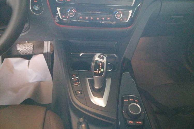 Used BMW 3 Series 2018 320Li Fashion Model Gear Lever