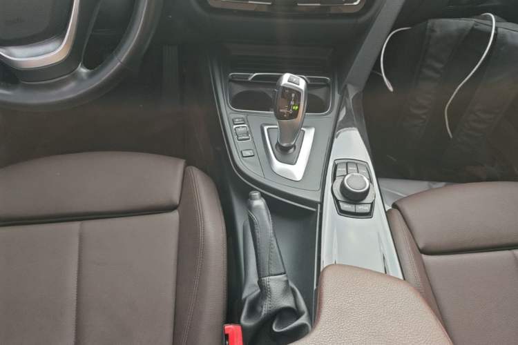 Used BMW 3 Series 2018 320Li Fashion Model Gear Lever