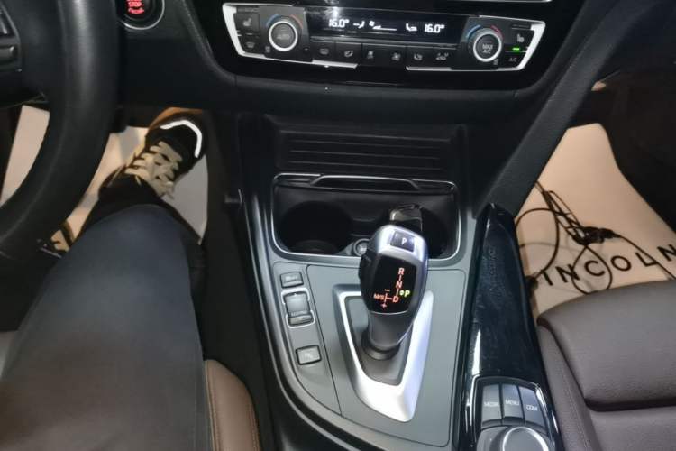Used BMW 3 Series 2018 320Li Fashion Model Gear Lever