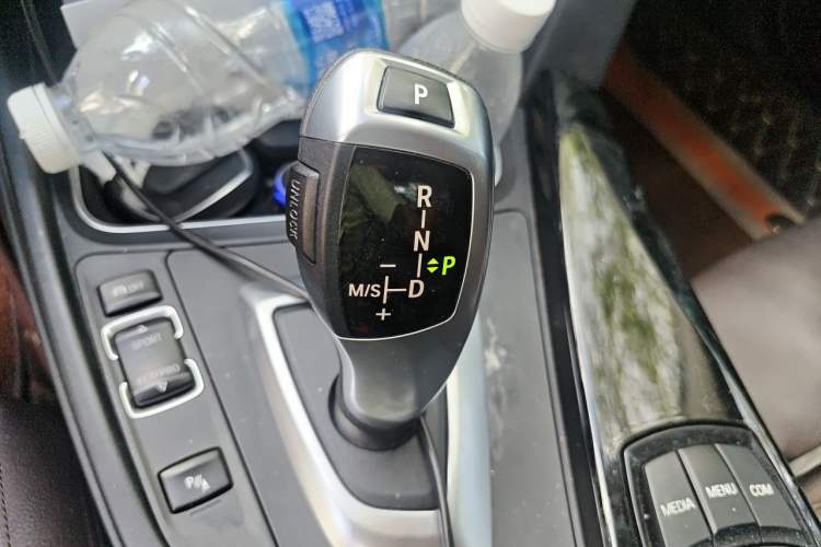 Used BMW 3 Series 2018 320Li Fashion Model Gear Lever