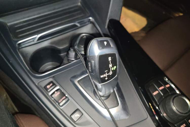 Used BMW 3 Series 2018 320Li Fashion Model Gear Lever