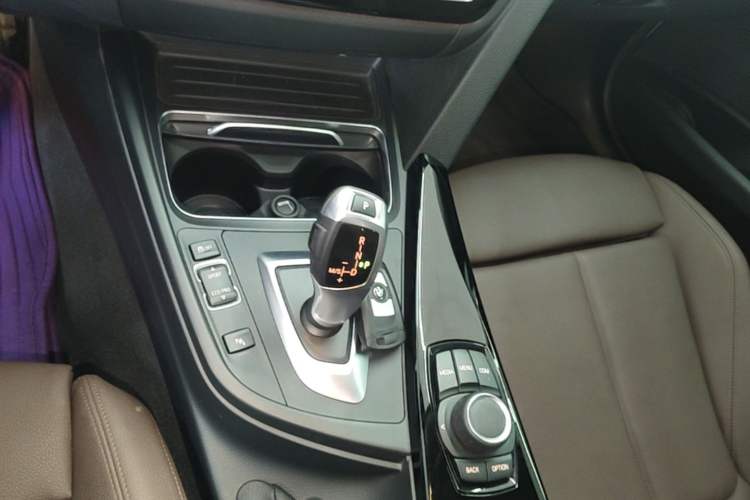 Used BMW 3 Series 2018 320Li Fashion Model Gear Lever