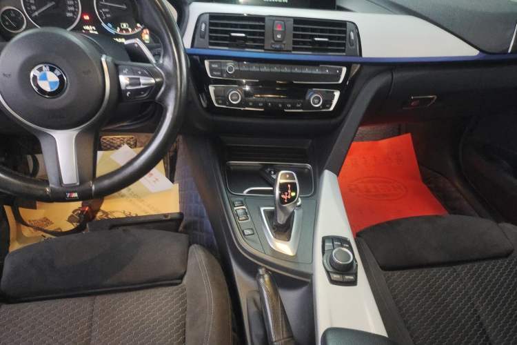Used BMW 3 Series 2018 320i M Sport Package Gear Lever