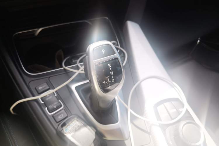 Used BMW 3 Series 2018 320i M Sport Package Gear Lever