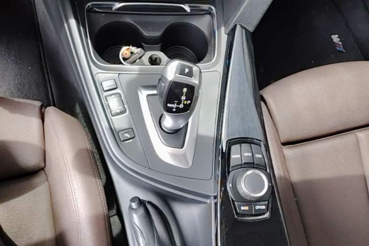 Used BMW 3 Series 2018 320Li Fashion Model Gear Lever
