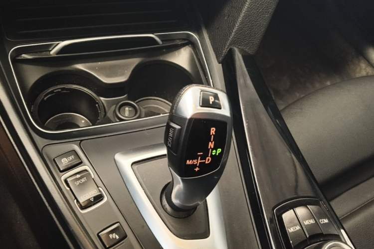 Used BMW 3 Series 2018 320Li Fashion Model Gear Lever
