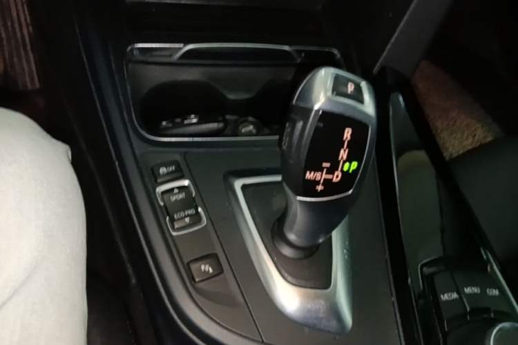 Used BMW 3 Series 2018 320Li Fashion Model Gear Lever