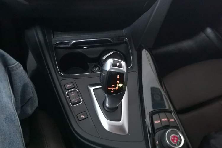 Used BMW 3 Series 2018 320Li Fashion Model Gear Lever