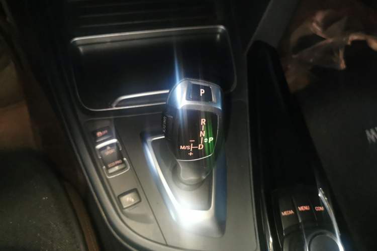 Used BMW 3 Series 2018 320Li Fashion Model Gear Lever
